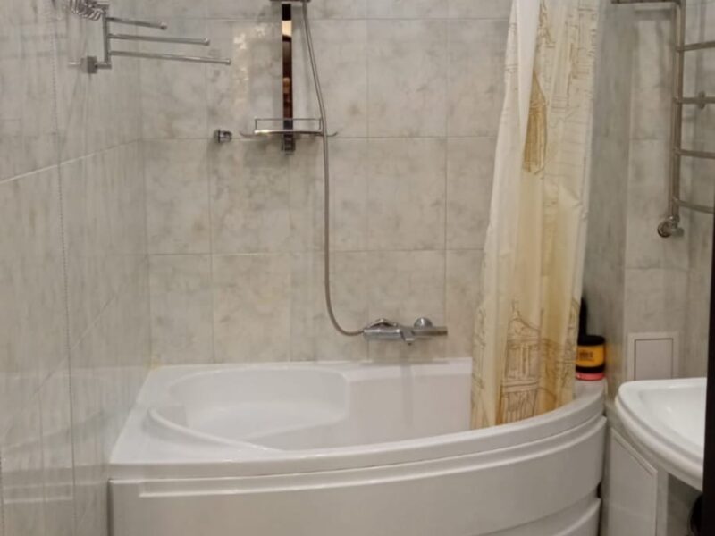 Средняя 81/2