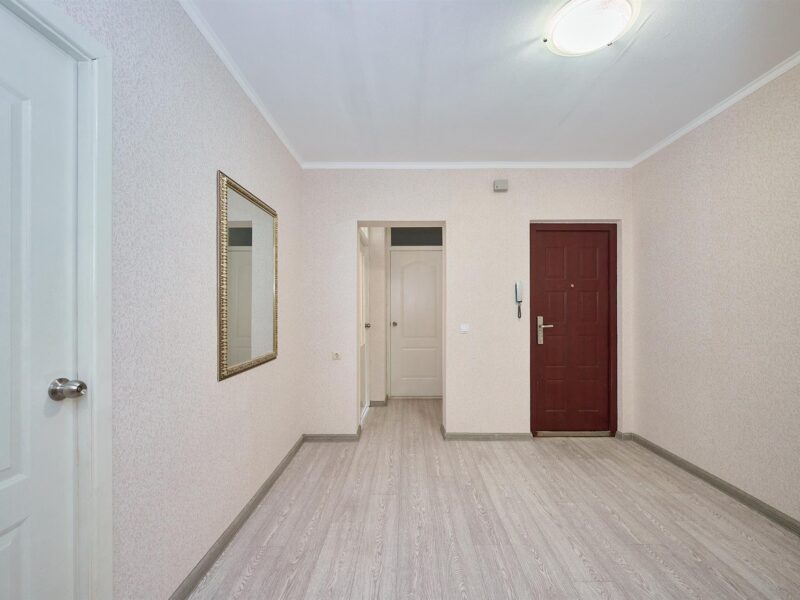 Парусная 20/2