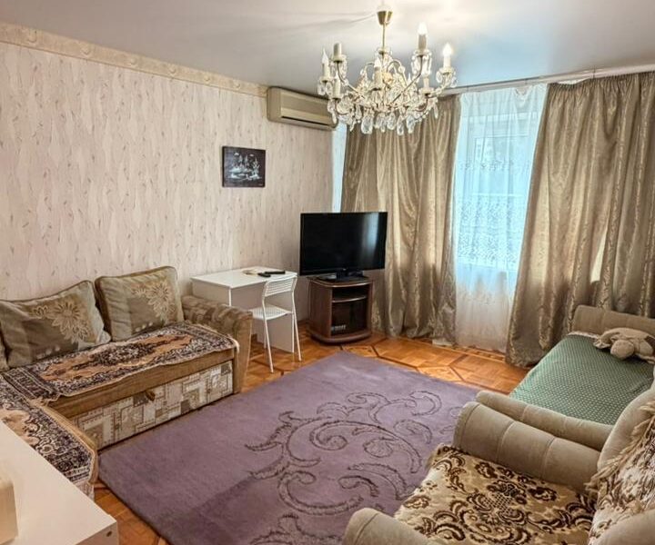 Красная 156