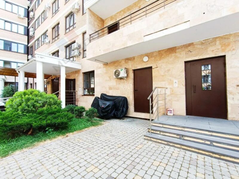 Ул. Лаврова, 8к1