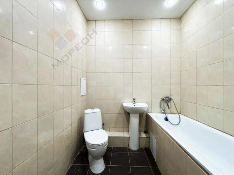 Ул. Лаврова, 8к1