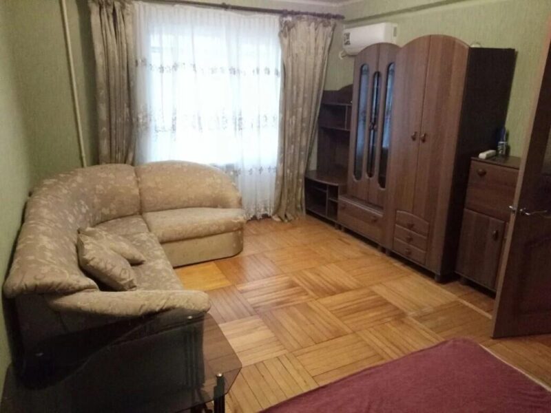 Чекистов 8